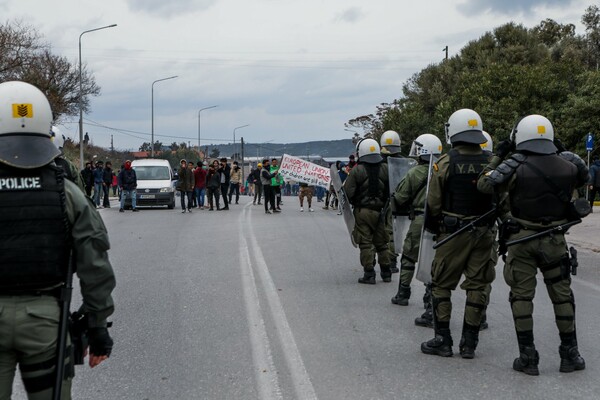 Επεισόδια στη Μόρια- Μηταράκης: Έρευνα για το ενδεχόμενο υποκίνησης