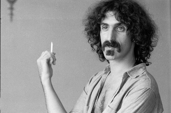 «Από τους Abba στον Zappa»: Ο Michael Putland είχε φωτογραφήσει τους πάντες στο ροκ πάνθεον