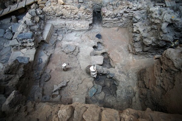 Μοναδικά ευρήματα στην προϊστορική πόλη του ακρωτηρίου Θήρας