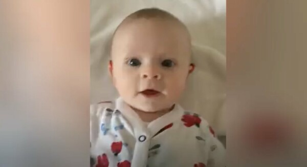 Μωρό με κώφωση ακούει έκπληκτο τους γονείς του - Συγκινητικό βίντεο