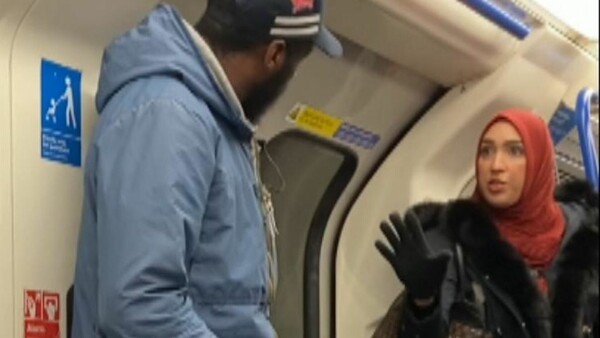 Δέχθηκαν αντισημιτική επίθεση στο μετρό του Λονδίνου -Τους υπερασπίστηκε μία μουσουλμάνα με χιτζάμπ