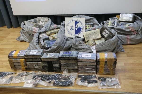 Συνελήφθη συνεργάτης του κυκλώματος που έφερε 1,2 τόνους κοκαΐνης στον Αστακό