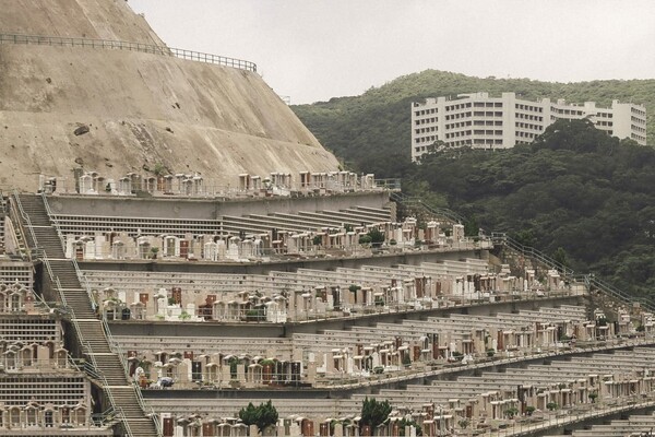 Δεν υπάρχει χώρος για τους νεκρούς στο Χονγκ Κονγκ: Ιδιωτικά κοιμητήρια και λίστες αναμονής