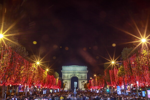 Χριστούγεννα στο Παρίσι - Η μαγική φωταγώγηση στα Ηλύσια Πεδία