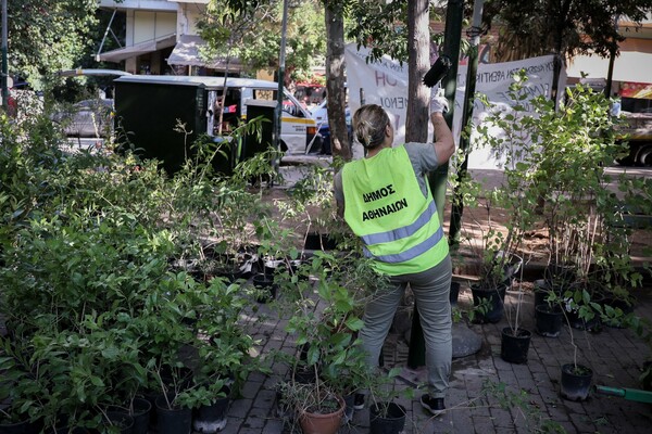 Εξάρχεια: Συνεργεία για ανάπλαση της πλατείας - Αστυνομική παρουσία περιμετρικά