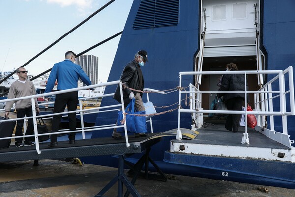 Κορωνοϊός: Τι ορίζει η ΚΥΑ για τον περιορισμό μετακίνησης επιβατών με πλοία εντός Ελλάδας