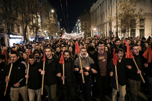 Πορεία αλληλεγγύης στους πρόσφυγες σε Αθήνα και Θεσσαλονίκη: «Ανοίξτε τα σύνορα»