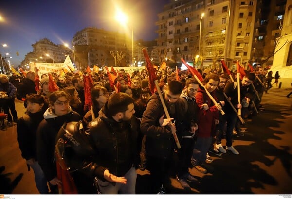 Πορεία αλληλεγγύης στους πρόσφυγες σε Αθήνα και Θεσσαλονίκη: «Ανοίξτε τα σύνορα»