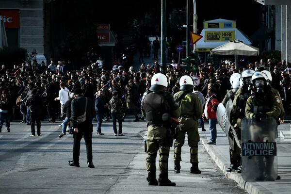 Ολοκληρώθηκε η πορεία για τη δολοφονία Γρηγορόπουλου - Drones, φραγμοί και αστυνομικοί παντού στην Αθήνα