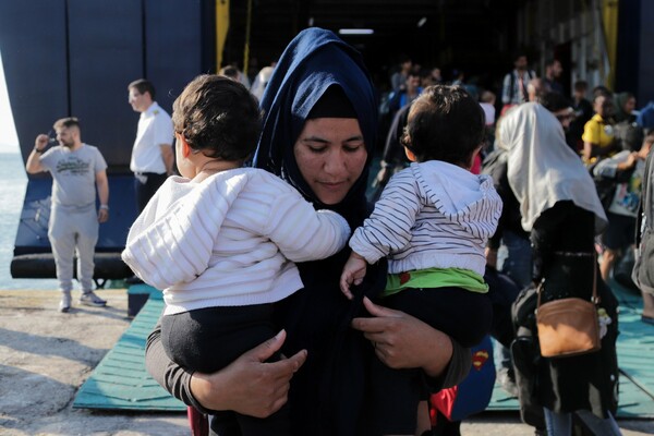 Επίτροπος για τα Ανθρώπινα Δικαιώματα: Να ληφθούν άμεσα μέτρα για τους πρόσφυγες στα ελληνικά νησιά