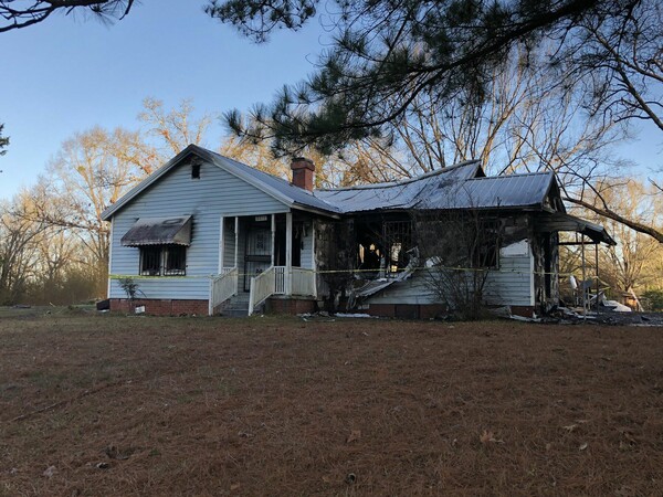 ΗΠΑ: Μητέρα κάηκε ζωντανή με τα έξι παιδιά της μέσα στο σπίτι - Βρέθηκαν αγκαλιασμένα