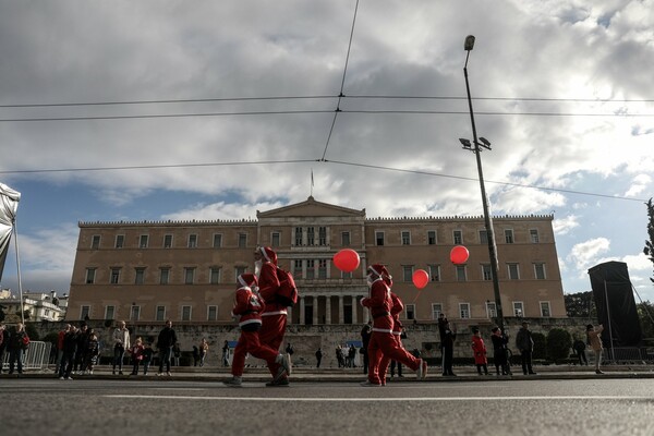 Santa Run: Αγιοβασίληδες τρέχουν στο κέντρο της Αθήνας - ΦΩΤΟΡΕΠΟΡΤΑΖ