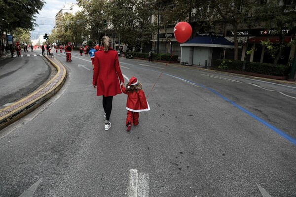 Santa Run: Αγιοβασίληδες τρέχουν στο κέντρο της Αθήνας - ΦΩΤΟΡΕΠΟΡΤΑΖ