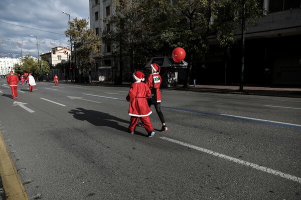 Santa Run: Αγιοβασίληδες τρέχουν στο κέντρο της Αθήνας - ΦΩΤΟΡΕΠΟΡΤΑΖ