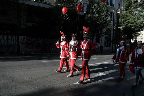 Santa Run: Αγιοβασίληδες τρέχουν στο κέντρο της Αθήνας - ΦΩΤΟΡΕΠΟΡΤΑΖ