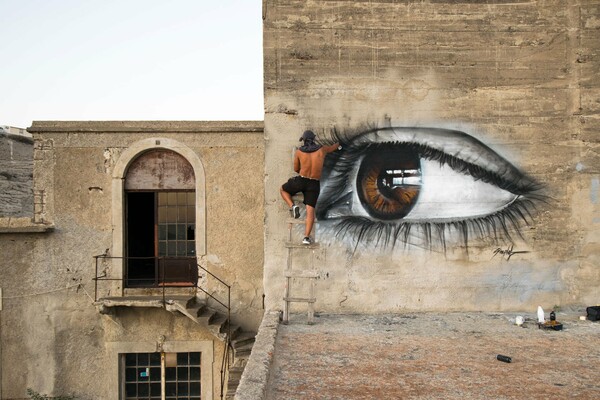 SimpleG: «Να κοιτάξουμε την ψυχή μας» - Ο street artist μιλά για την τέχνη στο αστικό τοπίο