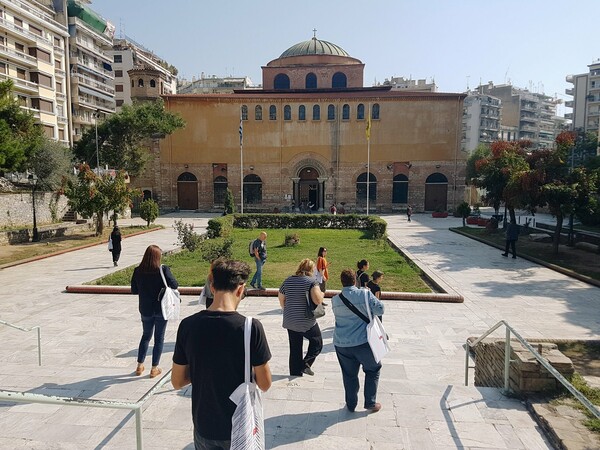 Φορέσαμε τα ακουστικά μας για μια ηχητική ψηφιακή βόλτα στη Θεσσαλονίκη