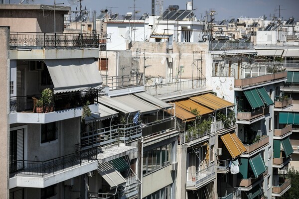 Αποχή από τα καθήκοντά τους αποφάσισαν οι συμβολαιογράφοι