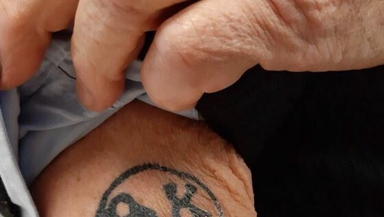 Ο Γιάννης Μπουτάρης έκανε νέο τατουάζ και το αποκάλυψε στο Twitter