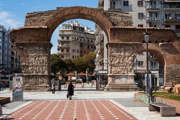 24 ώρες στη Θεσσαλονίκη της καραντίνας