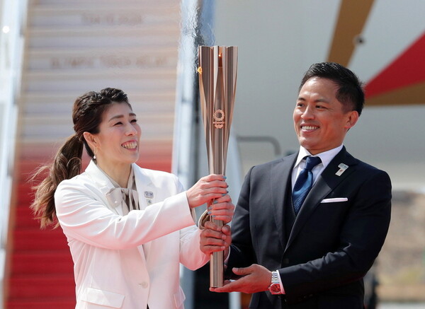 Στην Ιαπωνία έφτασε η Ολυμπιακή Φλόγα - Εν μέσω αβεβαιότητας για τους Ολυμπιακούς