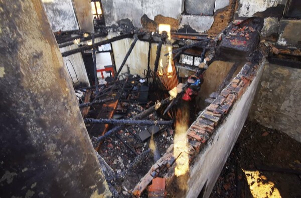 Τραγωδία στην Αργολίδα: Δύο νεκροί από φωτιά σε σπίτι - Καταπλακώθηκαν από τη στέγη