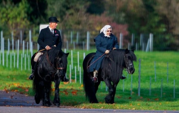 Η 93χρονη βασίλισσα Ελισάβετ ανέβηκε σε άλογο και πήγε για ιππασία