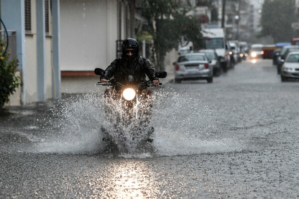 Meteo: Πού καταγράφηκαν τα μεγαλύτερα ύψη βροχόπτωσης - Εξασθενούν σταδιακά τα φαινόμενα