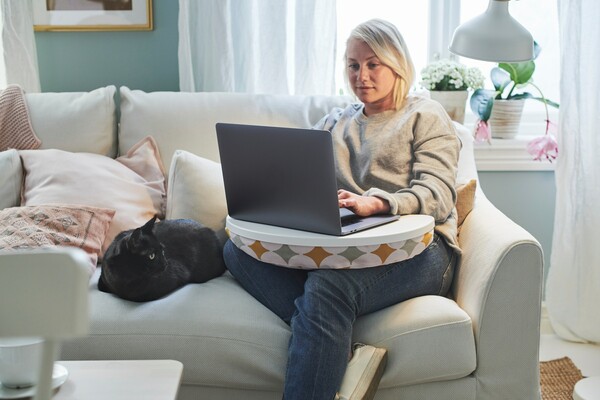 Η ΙΚΕΑ προτείνει εύκολα tips και λειτουργικές λύσεις για την εργασία από το σπίτι