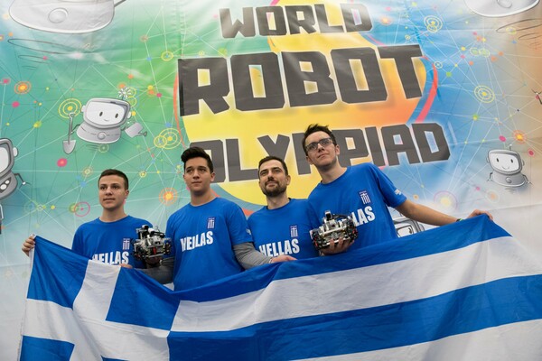 Παγκόσμια πρωτιά για την ελληνική αποστολή στην Ολυμπιάδα Εκπαιδευτικής Ρομποτικής 2019