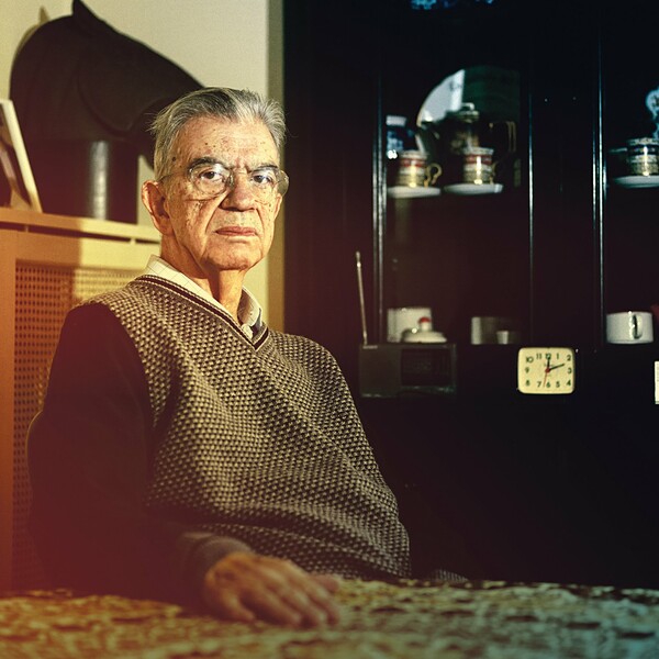 Παντελής Ζερβός: Small talk με έναν έξοχο φωτογράφο των Αθηναίων της LiFO