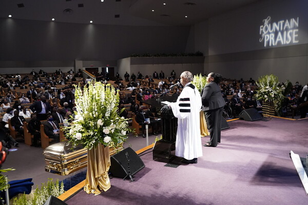 Κηδεία Τζορτζ Φλόιντ: Μαζικό αντίο εν μέσω παγκόσμιας έκκλησης για δικαιοσύνη