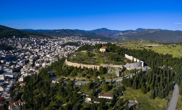 Η Λαμία απέκτησε για πρώτη φορά Τουριστική Χάρτα