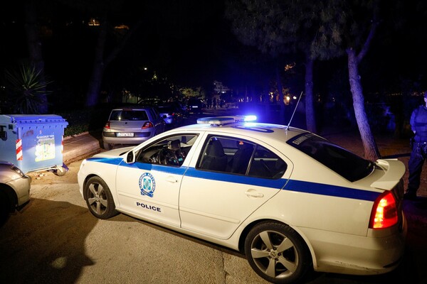 Καταδίωξη διακινητών στη Θεσσαλονίκη - Έπεσε από μαντρότοιχο στην προσπάθεια να ξεφύγει