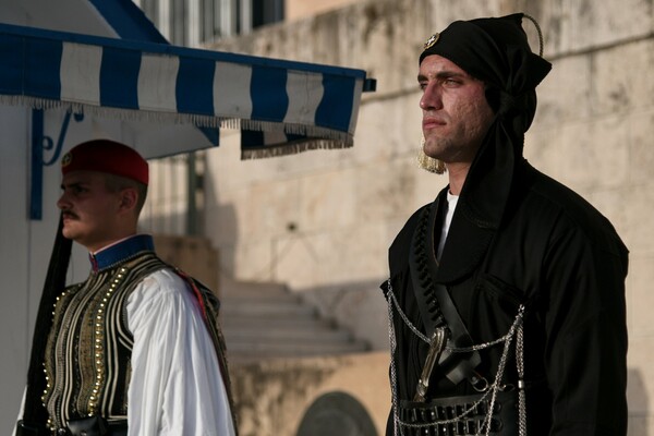 Γενοκτονία των Ποντίων: Η αλλαγή φρουράς στο Μνημείο του Άγνωστου Στρατιώτη