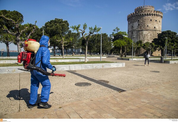 Θεσσαλονίκη: Τετραπλάσια κίνηση στην Παραλία - Απολύμανση από τον Δήμο