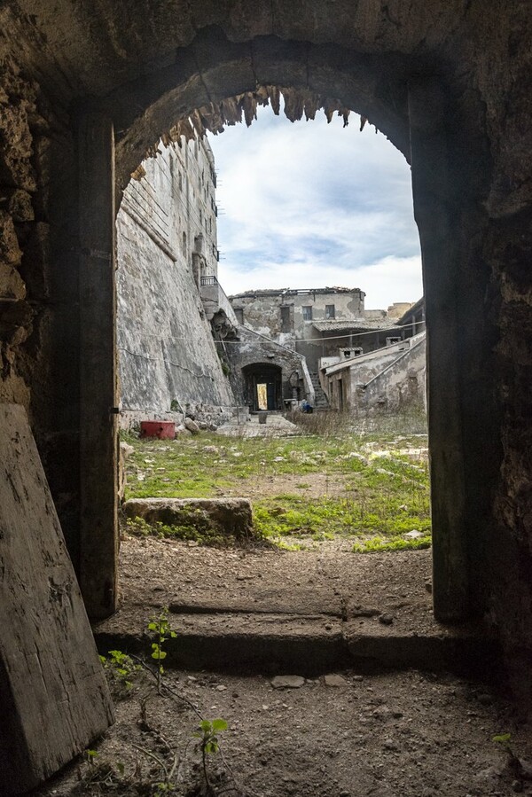 Μουσείο Μπενάκη: Η έκθεση «Ο Τελευταίος Μοναχός των Στροφάδων» ξεκινά διαδικτυακά