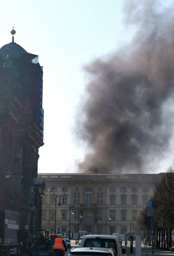 Γερμανία: Πυρκαγιά στο Ανάκτορο του Βερολίνου - Ένας τραυματίας