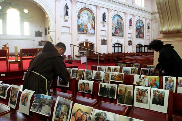 Oι καθολικοί γιορτάζουν το Πάσχα παρά την καραντίνα