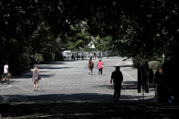 Κορωνοϊός: Τουρίστρια από τη Σουηδία που ήταν θετική έσπασε την καραντίνα- Έκανε βόλτα στην Αθήνα