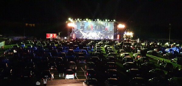 Το πρώτο drive-in Φεστιβάλ της Γλυφάδας ξεκίνησε - Φωτογραφίες από την έναρξη με τη συναυλία της Νατάσας Θεοδωρίδου
