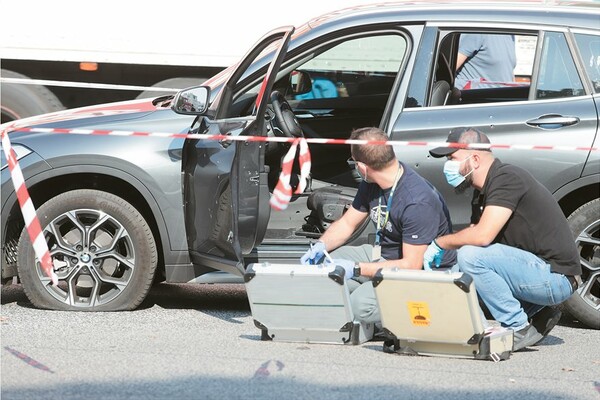 Η έκθεση της ΕΥΠ για τη διαφθορά στην ΕΛΑΣ: 106.000 ηχογραφημένες συνομιλίες για τζόγο, ναρκωτικά & οίκους ανοχής