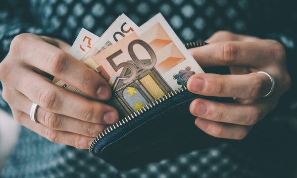 Κορωνοϊός: Η ΕΚΤ απαντά για τα χαρτονομίσματα του ευρώ - Πόσο επικίνδυνα είναι
