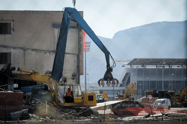 Άρχισαν οι διαδικασίες κατεδάφισης στο Ελληνικό