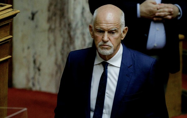 «Εμφύλιος» στο ΚΙΝΑΛ: Ο Παπανδρέου ζητά την απόσυρση του ν/σ για τις διαδηλώσεις «κόντρα» στη Γεννηματά