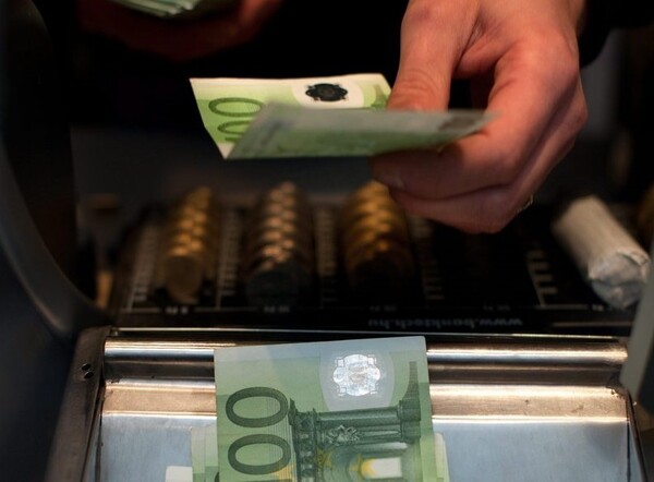 Επεκτείνεται η αποζημίωση ειδικού σκοπού: Ποιοι άλλοι εργαζόμενοι θα λάβουν τα 800 ευρώ