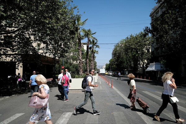 Φοίνικες στην Πανεπιστημίου - Για τον «Μεγάλο Περίπατο» της Αθήνας