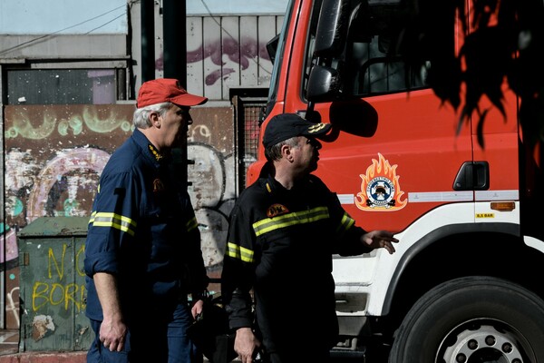 Φωτιά σε μονοκατοικία στην Πατησίων