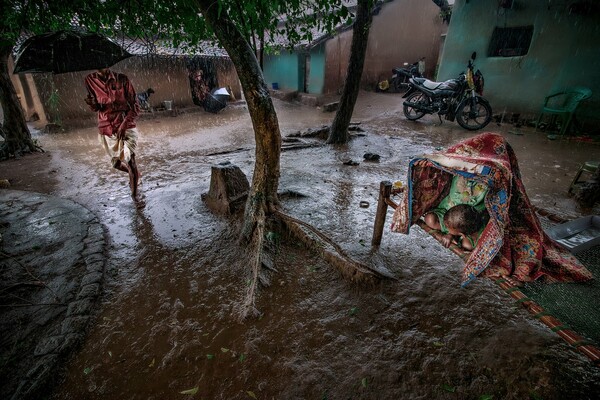 Αλλόκοσμες και ζωογόνες: Οι καλύτερες φωτογραφίες του διαγωνισμού HIPA με θέμα το «νερό»