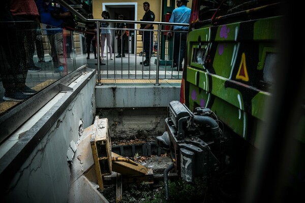 Ατύχημα με τρένο στην Κηφισιά: Εικόνες από τον σταθμό - ΣΤΑΣΥ: «Ολισθηρότητα εξαιτίας της βροχής»